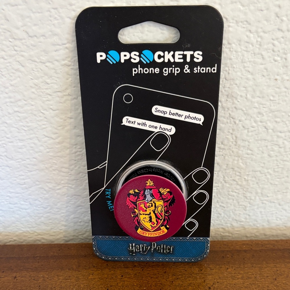 Popsockets Harry Potter Gryffindor Classic Stick on Grip and Stand NWT